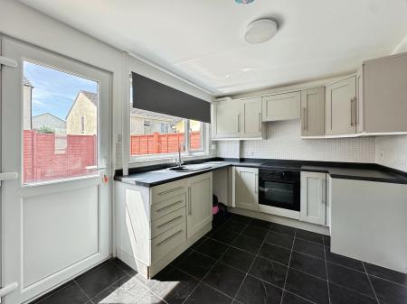 2 bedroom Terraced House to let in Duke of Cornwall Close, Exmouth, EX8