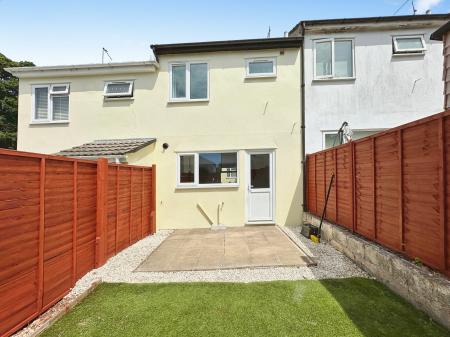 2 bedroom Terraced House to let in Duke of Cornwall Close, Exmouth, EX8