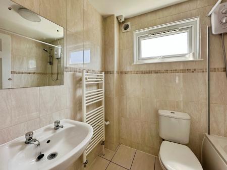 2 bedroom Terraced House to let in Duke of Cornwall Close, Exmouth, EX8
