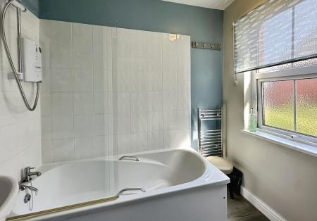 2 bedroom Flat to let in Alston Terrace, Exmouth, EX8