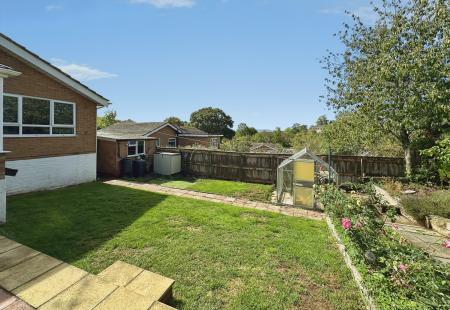 2 bedroom Bungalow to let in Anson Road, Exmouth, EX8