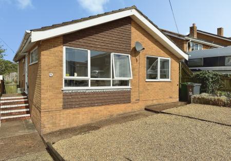 2 bedroom Bungalow to let in Anson Road, Exmouth, EX8