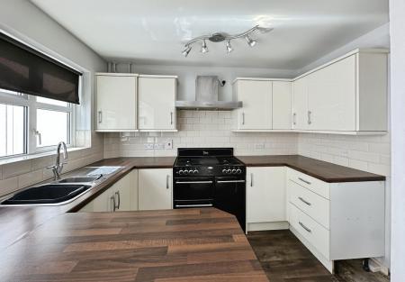 3 bedroom End of terrace house to let in Byron Way, Exmouth, EX8
