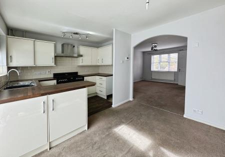 3 bedroom End of terrace house to let in Byron Way, Exmouth, EX8