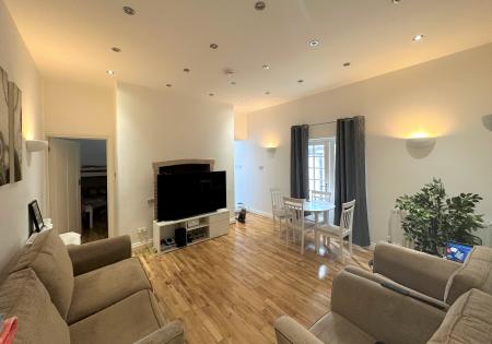 1 bedroom Flat to let in Alexandra Terrace, Exmouth, EX8