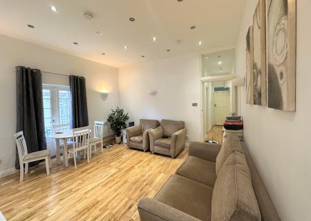 1 bedroom Flat to let in Alexandra Terrace, Exmouth, EX8