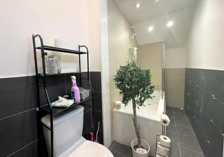 1 bedroom Flat to let in Alexandra Terrace, Exmouth, EX8