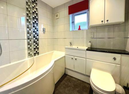 4 bedroom Detached house to let in Bunn Road, Exmouth, EX8