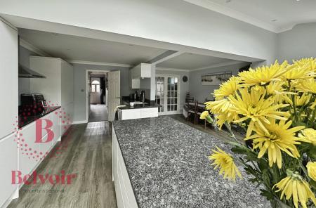 4 bedroom Detached house to let in Bunn Road, Exmouth, EX8