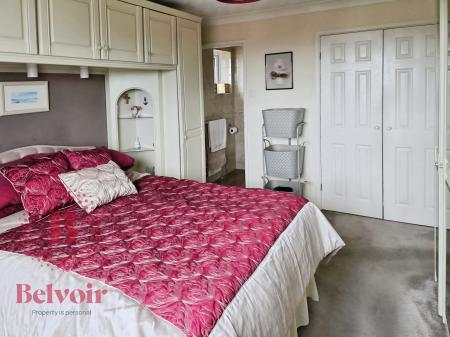 4 bedroom Detached house to let in Bunn Road, Exmouth, EX8