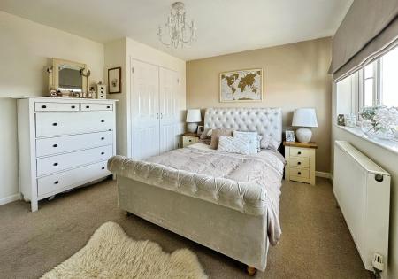 2 bedroom End of terrace house for sale in Chestnut Close, Exmouth, EX8