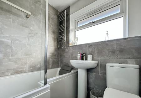 2 bedroom End of terrace house for sale in Chestnut Close, Exmouth, EX8