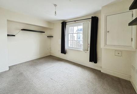 1 bedroom Flat to let in The Strand, Exmouth, EX8