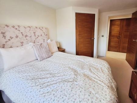 2 bedroom Flat to let in Buckingham Close, Exmouth, EX8
