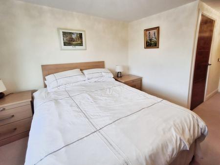 2 bedroom Flat to let in Buckingham Close, Exmouth, EX8