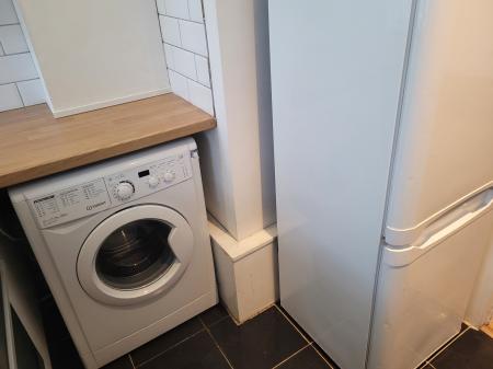 1 bedroom Flat to let in Oswald Street, Falkirk, FK1