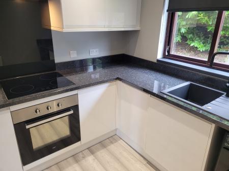 2 bedroom Flat to let in Jarvie Place, Falkirk, FK2