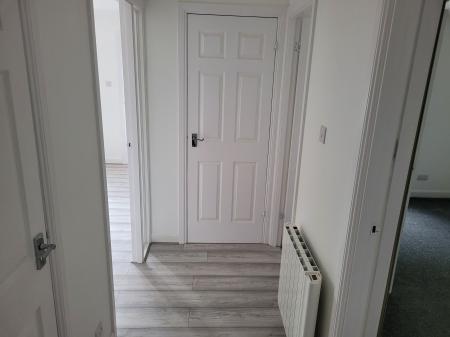 2 bedroom Flat to let in Jarvie Place, Falkirk, FK2