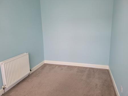 2 bedroom Terraced House to let in Main Street, Brightons, FK2