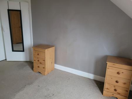 2 bedroom Terraced House to let in Main Street, Brightons, FK2