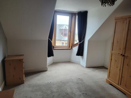 2 bedroom Terraced House to let in Main Street, Brightons, FK2