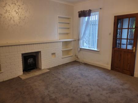 2 bedroom Terraced House to let in Main Street, Brightons, FK2