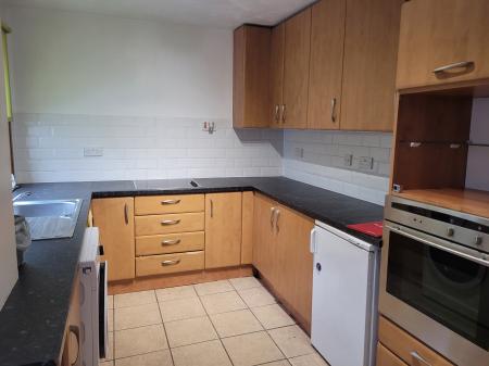 2 bedroom Terraced House to let in Main Street, Brightons, FK2