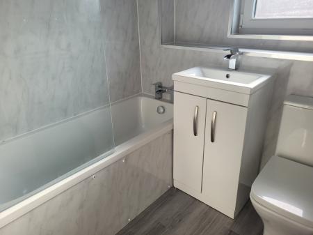 2 bedroom Flat to let in Towers Court, Falkirk, FK2