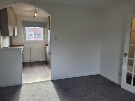 2 bedroom Flat to let in Towers Court, Falkirk, FK2