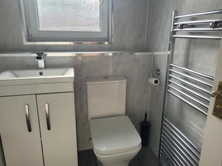 2 bedroom Flat to let in Towers Court, Falkirk, FK2