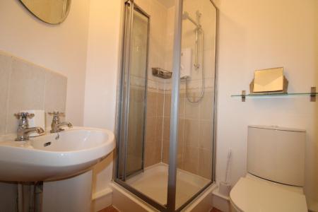 2 bedroom Flat to let in High Station Court, Falkirk, FK1