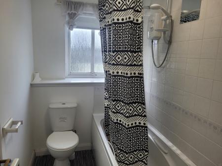 2 bedroom Flat to let in Galloway Court, Falkirk, FK1