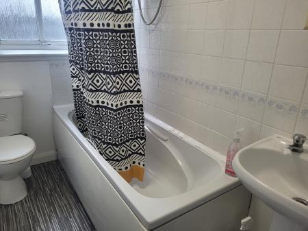 2 bedroom Flat to let in Galloway Court, Falkirk, FK1