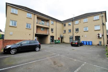 2 bedroom Flat to let in Galloway Court, Falkirk, FK1