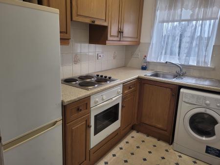 2 bedroom Flat to let in Galloway Court, Falkirk, FK1