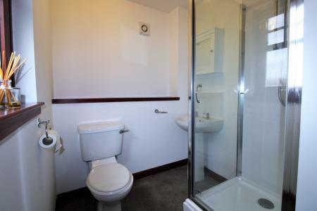 2 bedroom Flat to let in Gray Buchanan Court, Polmont, FK2