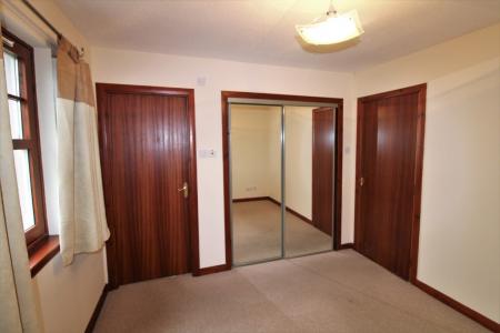 2 bedroom Flat to let in Gray Buchanan Court, Polmont, FK2