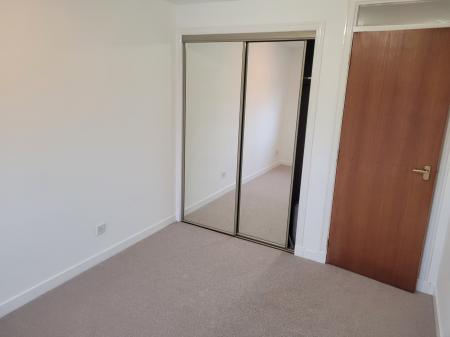 2 bedroom Flat to let in Greenhorns Well Crescent, Falkirk, FK1