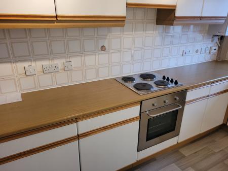 2 bedroom Flat to let in Greenhorns Well Crescent, Falkirk, FK1