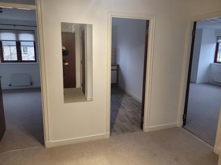 2 bedroom Flat to let in Greenhorns Well Crescent, Falkirk, FK1