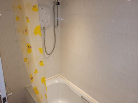 2 bedroom Flat to let in Firs Street, Falkirk, FK2