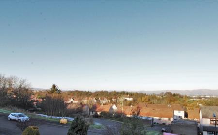 2 bedroom Flat to let in Gairloch Crescent, Redding, FK2