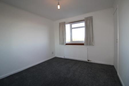 2 bedroom Flat to let in Gairloch Crescent, Redding, FK2