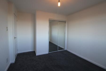 2 bedroom Flat to let in Gairloch Crescent, Redding, FK2