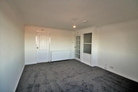 2 bedroom Flat to let in Gairloch Crescent, Redding, FK2