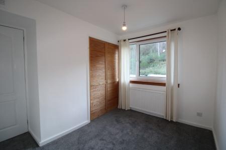 2 bedroom Flat to let in Gairloch Crescent, Redding, FK2
