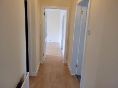 2 bedroom Flat to let in Hawley Road, Falkirk, FK1