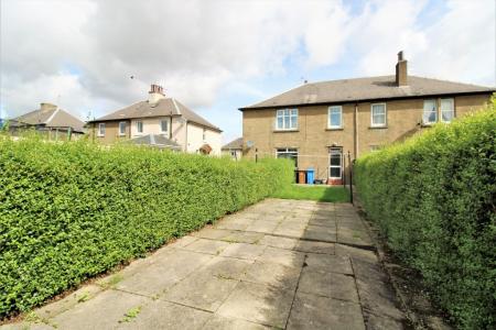 2 bedroom Flat to let in Hawley Road, Falkirk, FK1