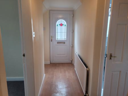 2 bedroom Flat to let in Hawley Road, Falkirk, FK1