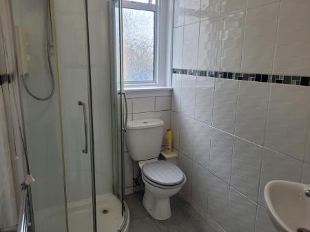 2 bedroom Flat to let in Hawley Road, Falkirk, FK1